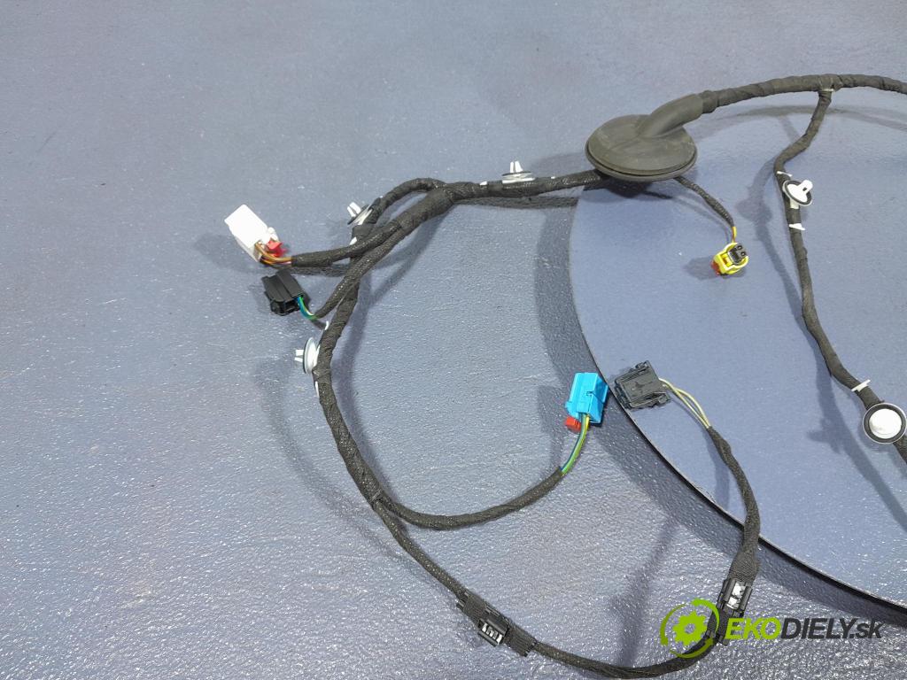 Audi A5 2018 instalace Elektrický: 8W8971029E
