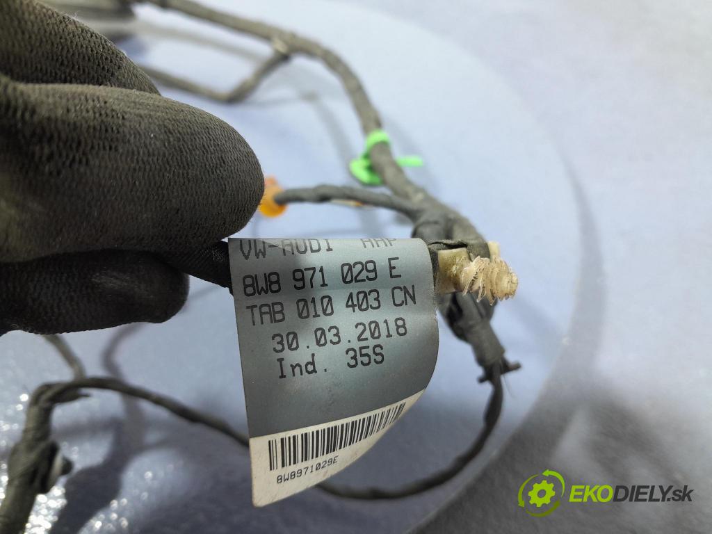 Audi A5 2018 instalace Elektrický: 8W8971029E
