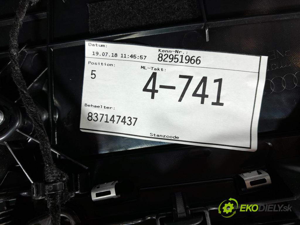 Audi A5 2018 Tapacír: dveře Zad: Práva: 