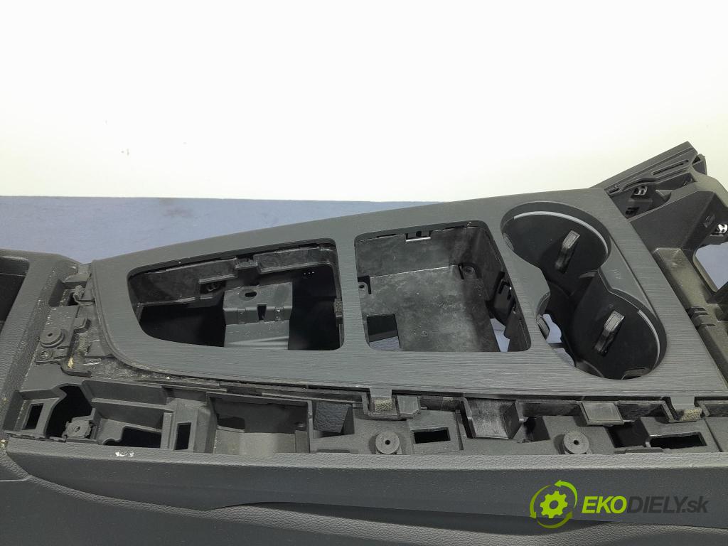 Audi A5 2018 Tunel: Střední: 8W1863241D