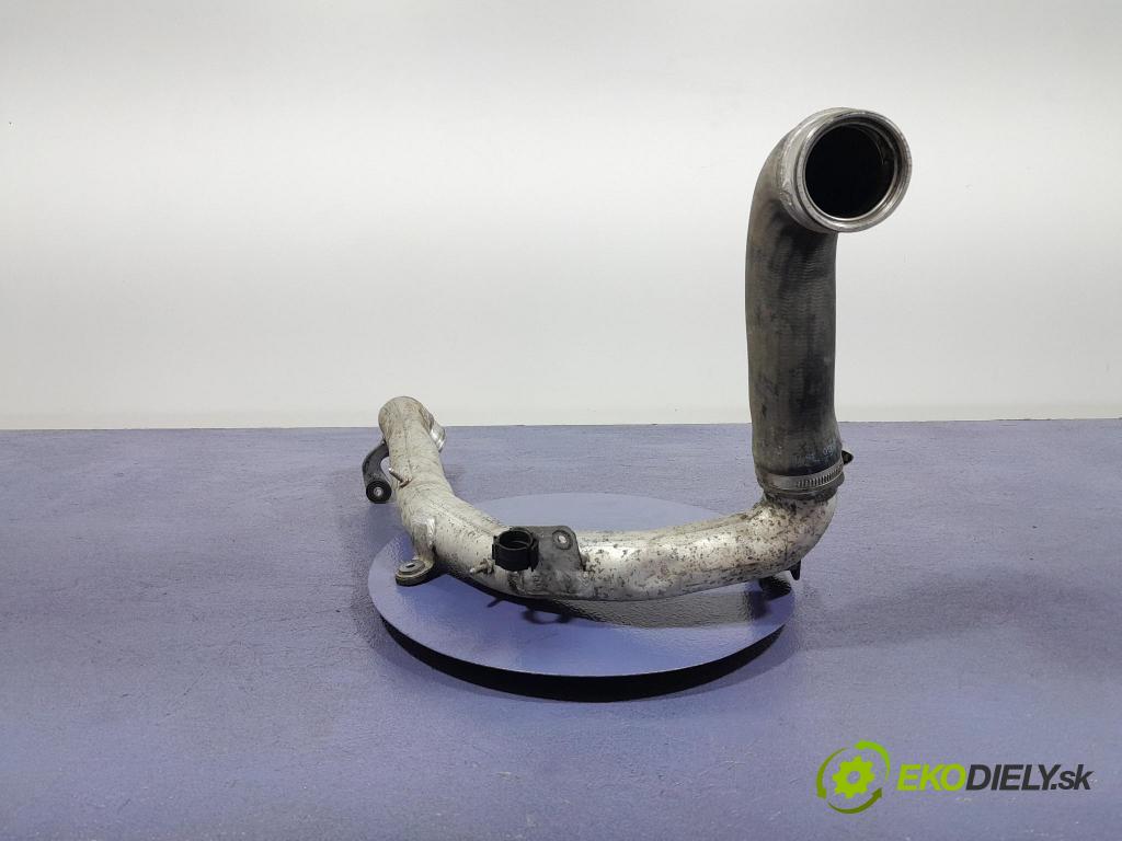 Vw Passat 2008 trubka Vzduch: 3C0145840D