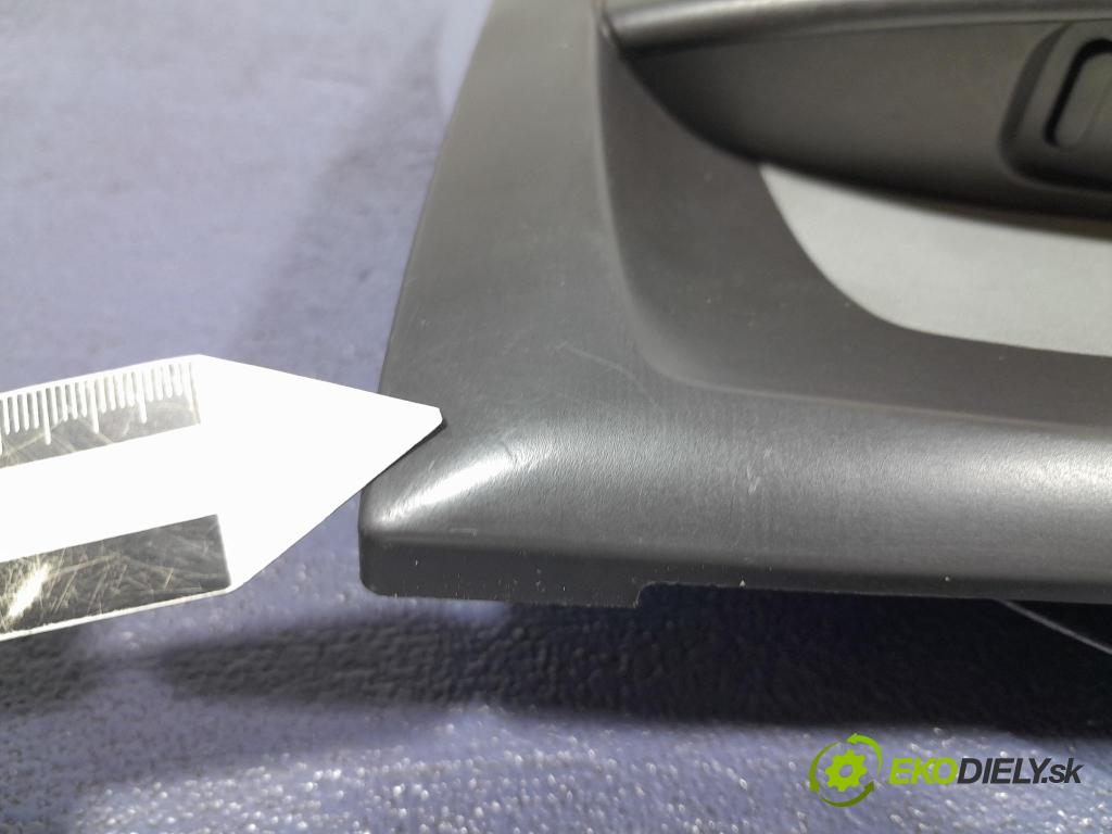 Peugeot 807 2004 displej Radio / GPS 1495869077