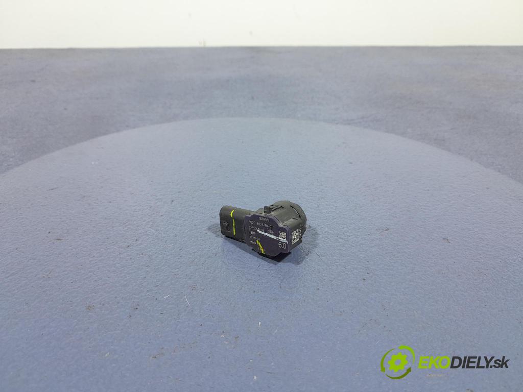Bmw Seria 3 2024 snímač / řídící jednotka PDC 9826784