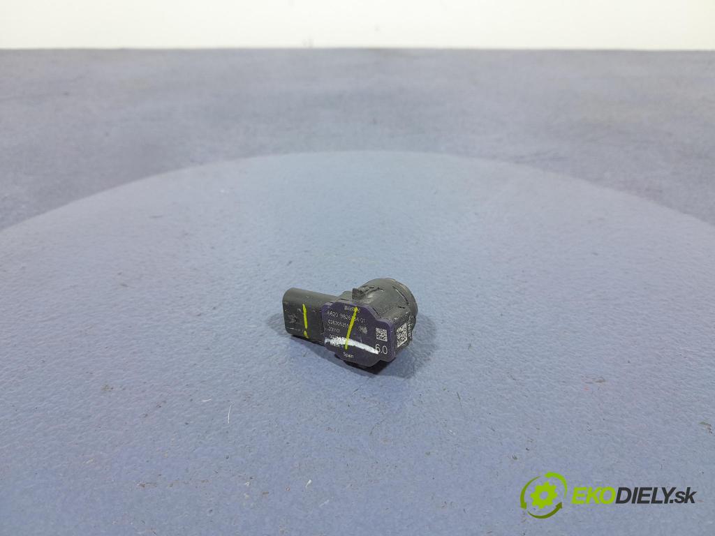 Bmw Seria 3 2024 snímač / řídící jednotka PDC 9826784
