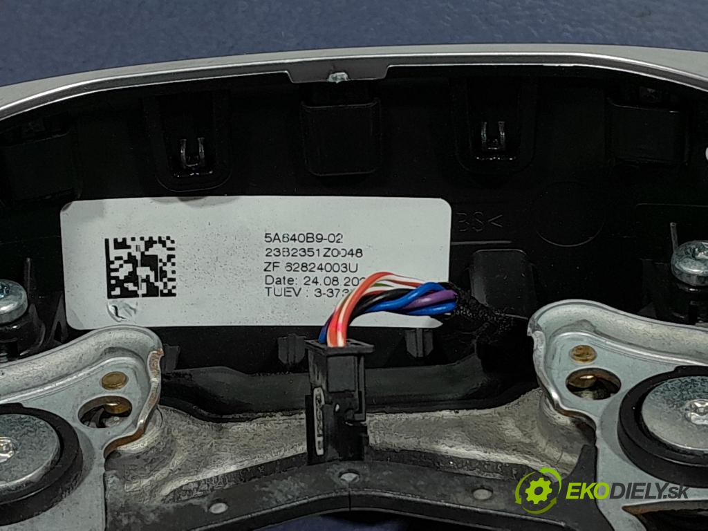 Bmw Seria 3 2024 volant 7857777