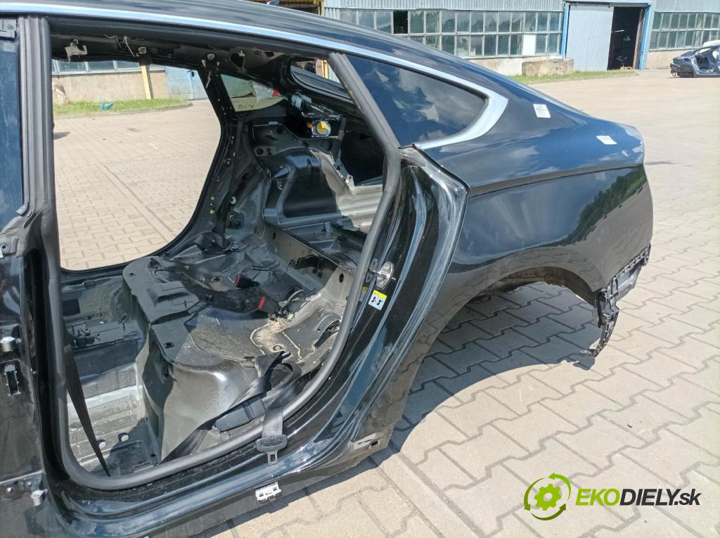 Audi A5 2018 blatnik Zad: Levý: 