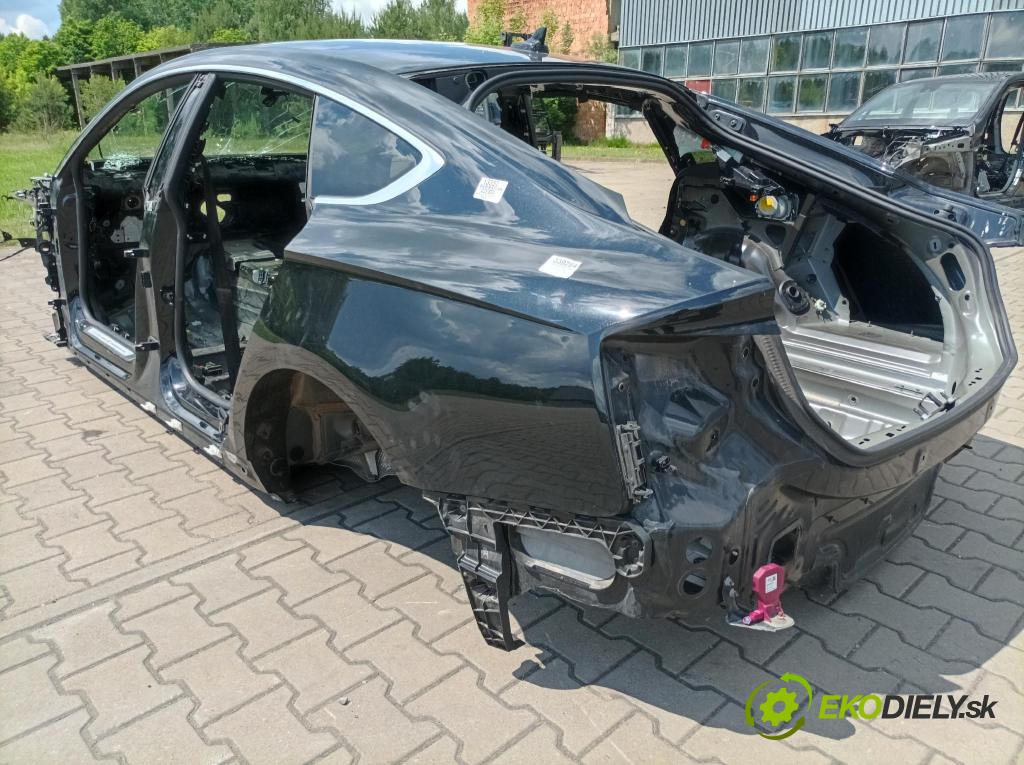 Audi A5 2018 blatnik Zad: Levý: