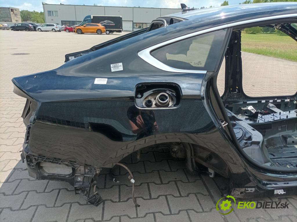 Audi A5 2018 blatník zad v pravo: