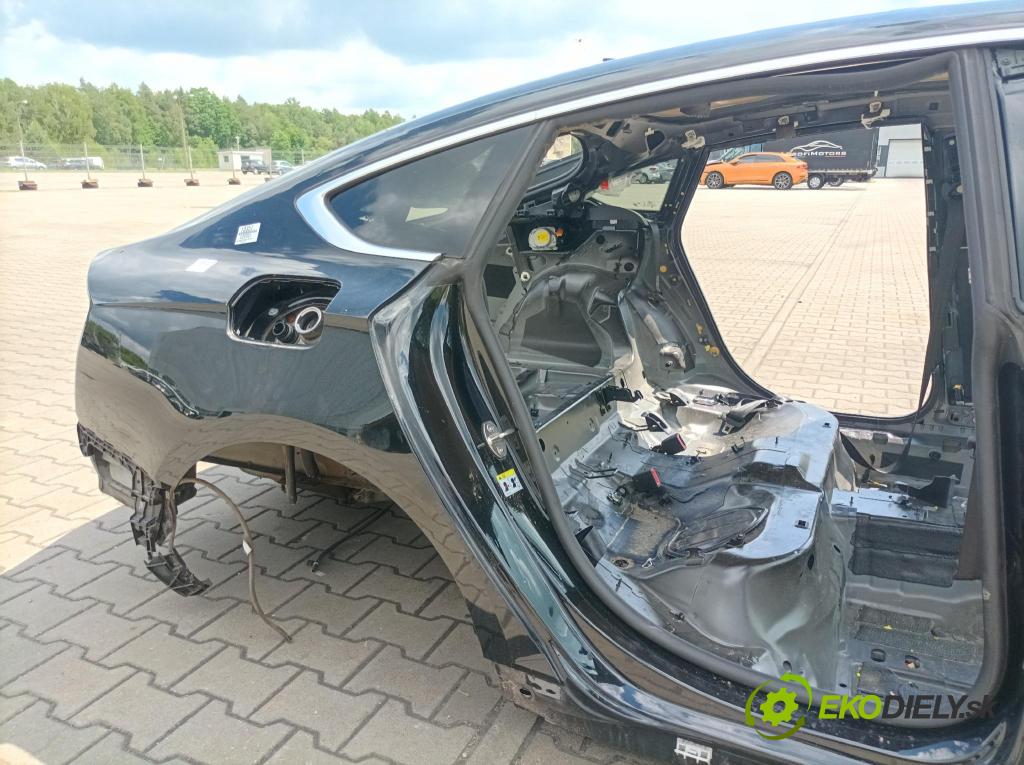 Audi A5 2018 blatnik Zad: v pravo: 
