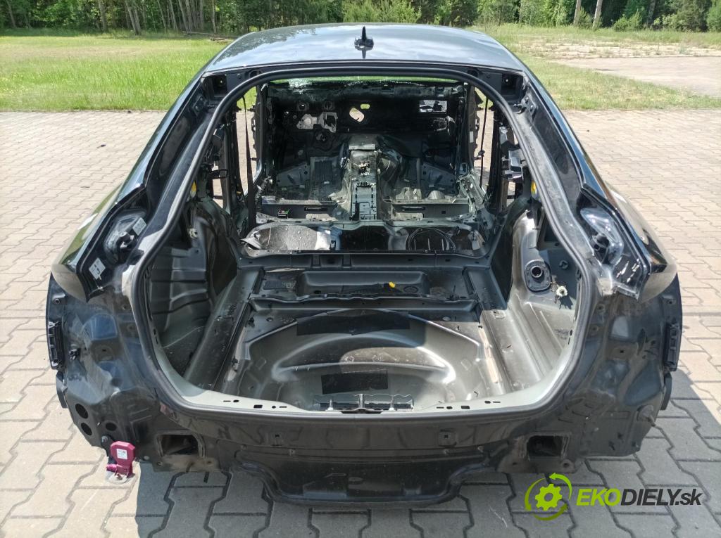 Audi A5 2018 blatník zad v pravo: