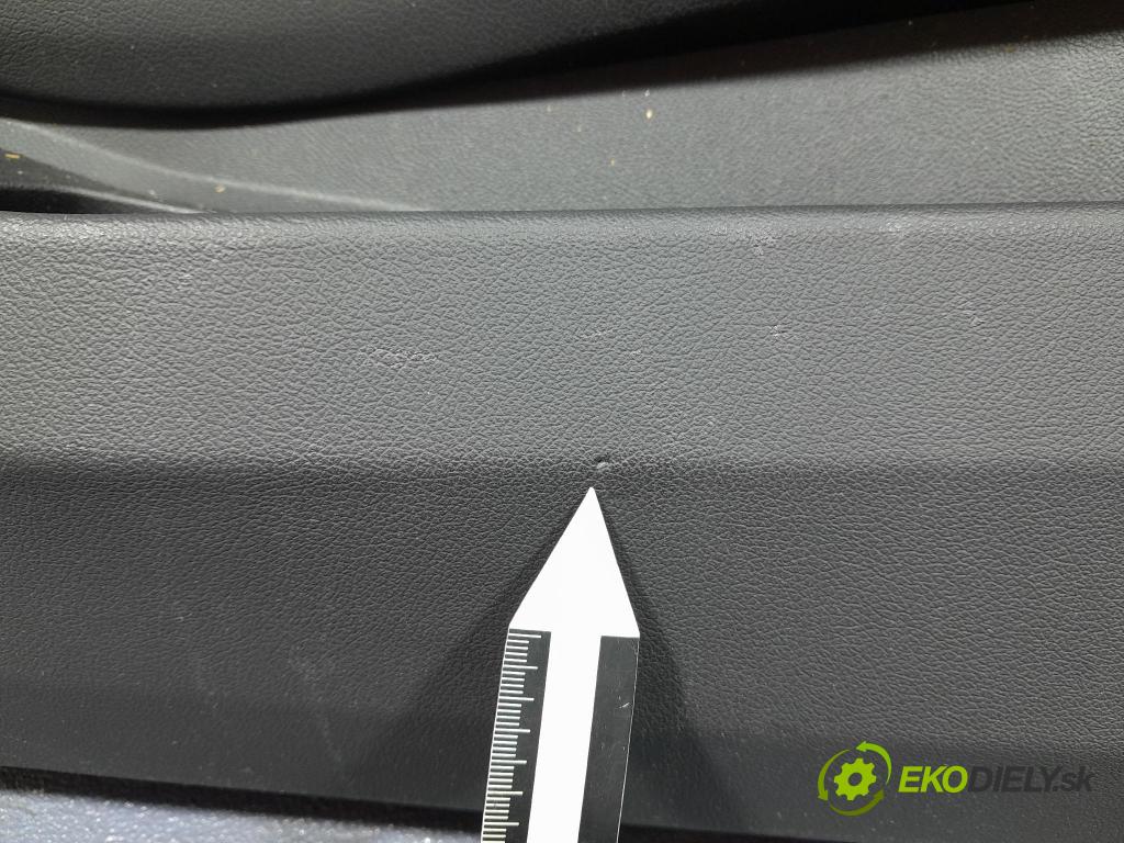 Bmw Seria 3 2024 Čalounictví: dvere Predné Prava: