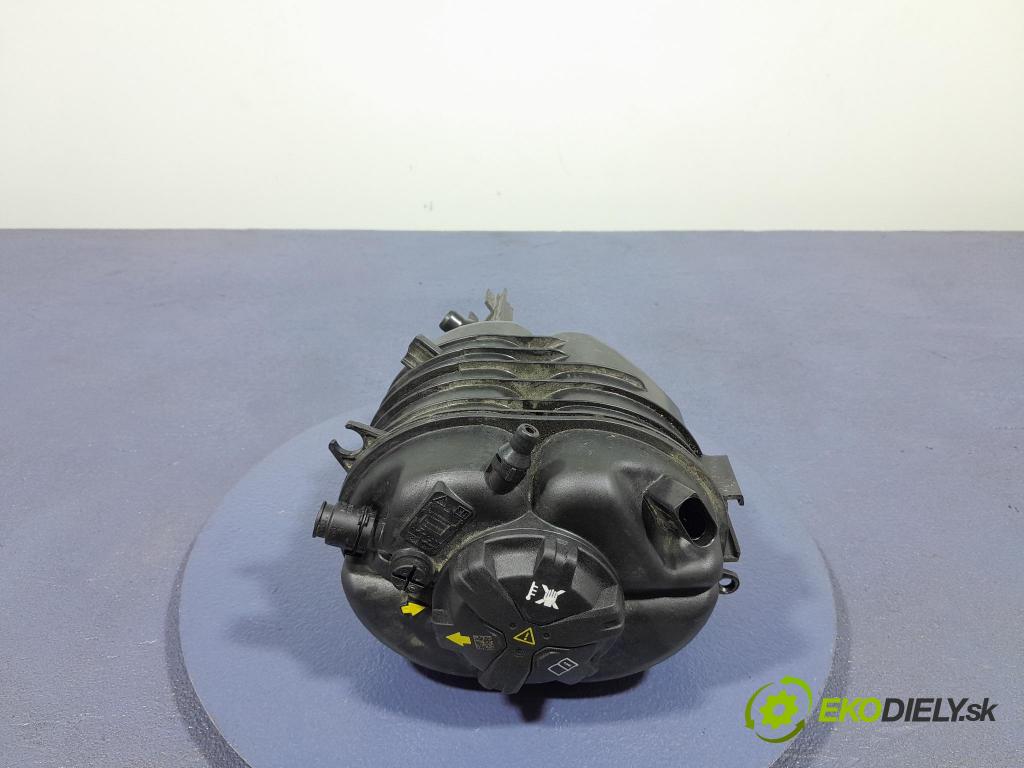 Bmw Seria 3 2024 nádržka Kompenzačné: 8610652