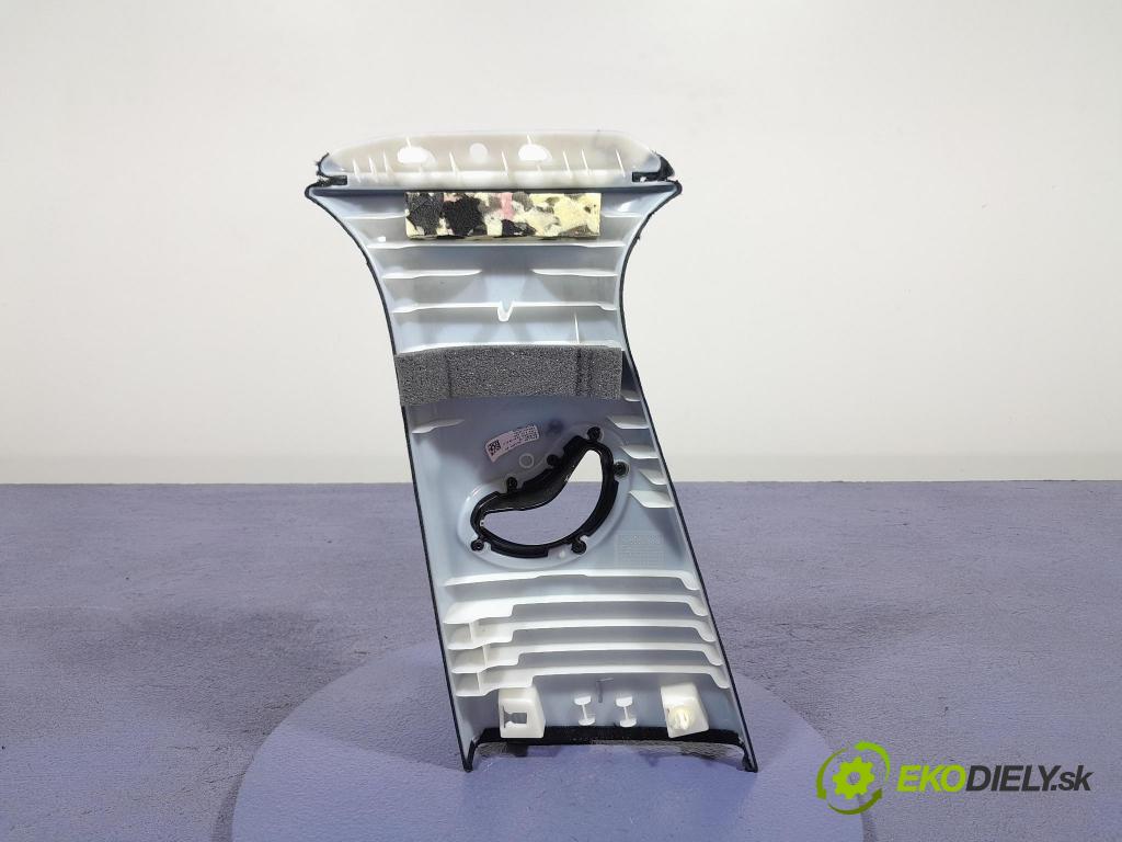 Bmw Seria 3 2024 kryt Plast: Interiéry: 8498076