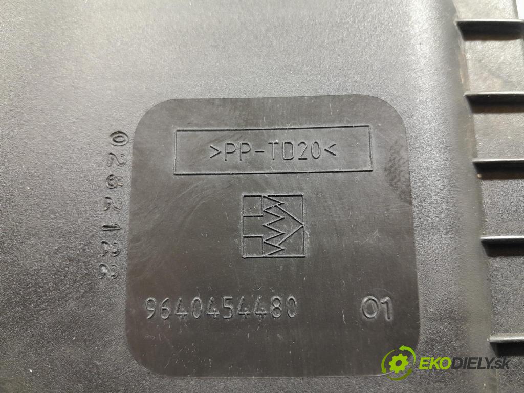 Peugeot 807 2004 obal Filtra: Vzduch: 9640454480