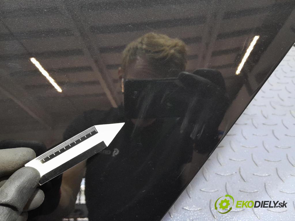 Bmw Seria 3 2024 dveře Zad: Vlevo, odjet: