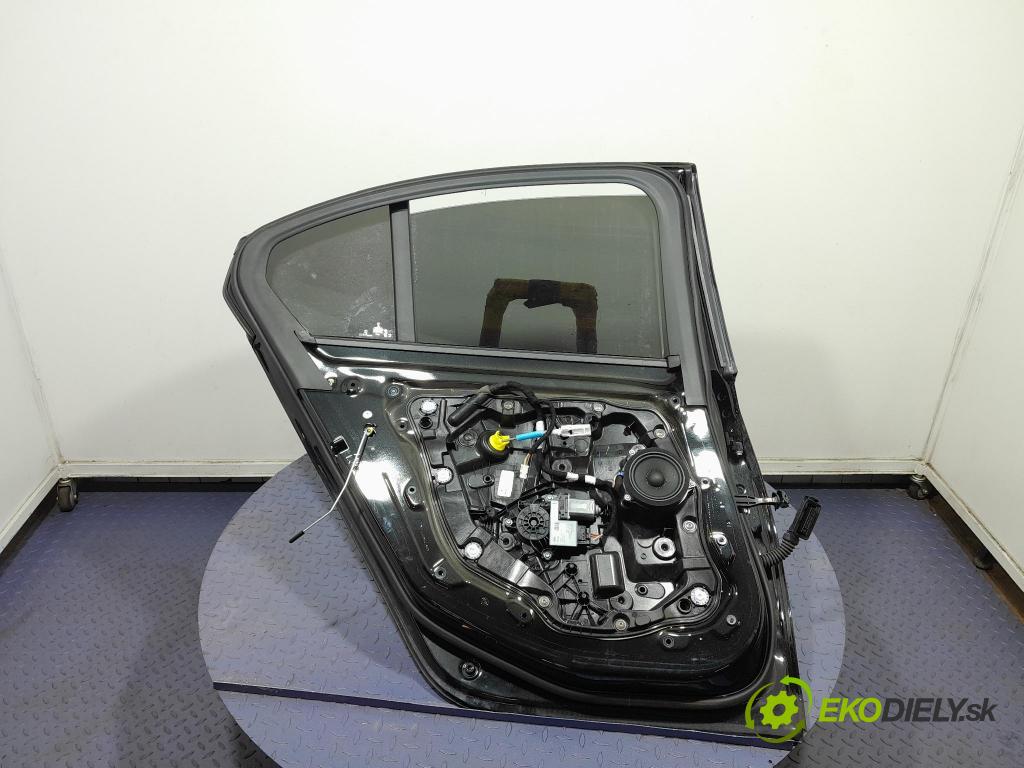 Bmw Seria 3 2024 dveře Zad: Vlevo, odjet: 