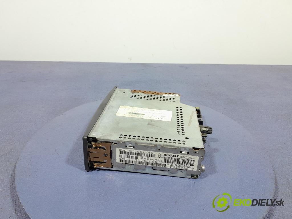 Renault Laguna 2001 Radio I Navigácia: 8200002607C