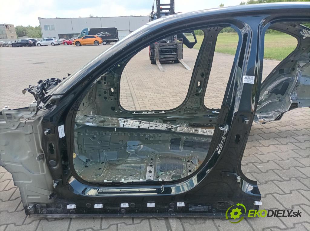Bmw Seria 3 2024 práh Levý: