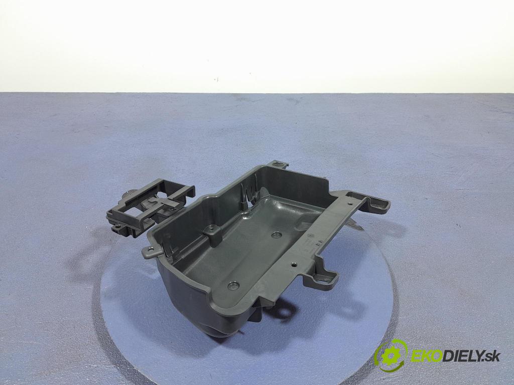 Bmw Seria 3 2024 kryt Plast: Interiéry: 6991156