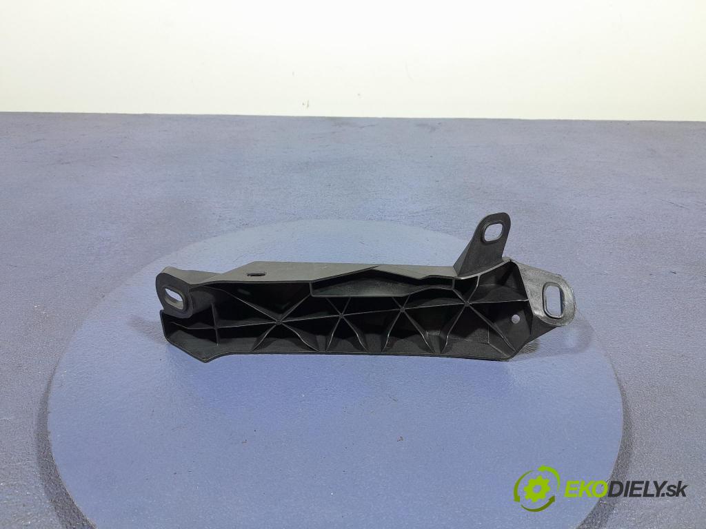Bmw Seria 3 2024 kryt Plast: Interiéry: 7458417