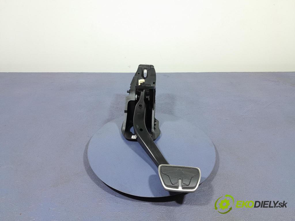 Bmw Seria 3 2024 pedály 6891123