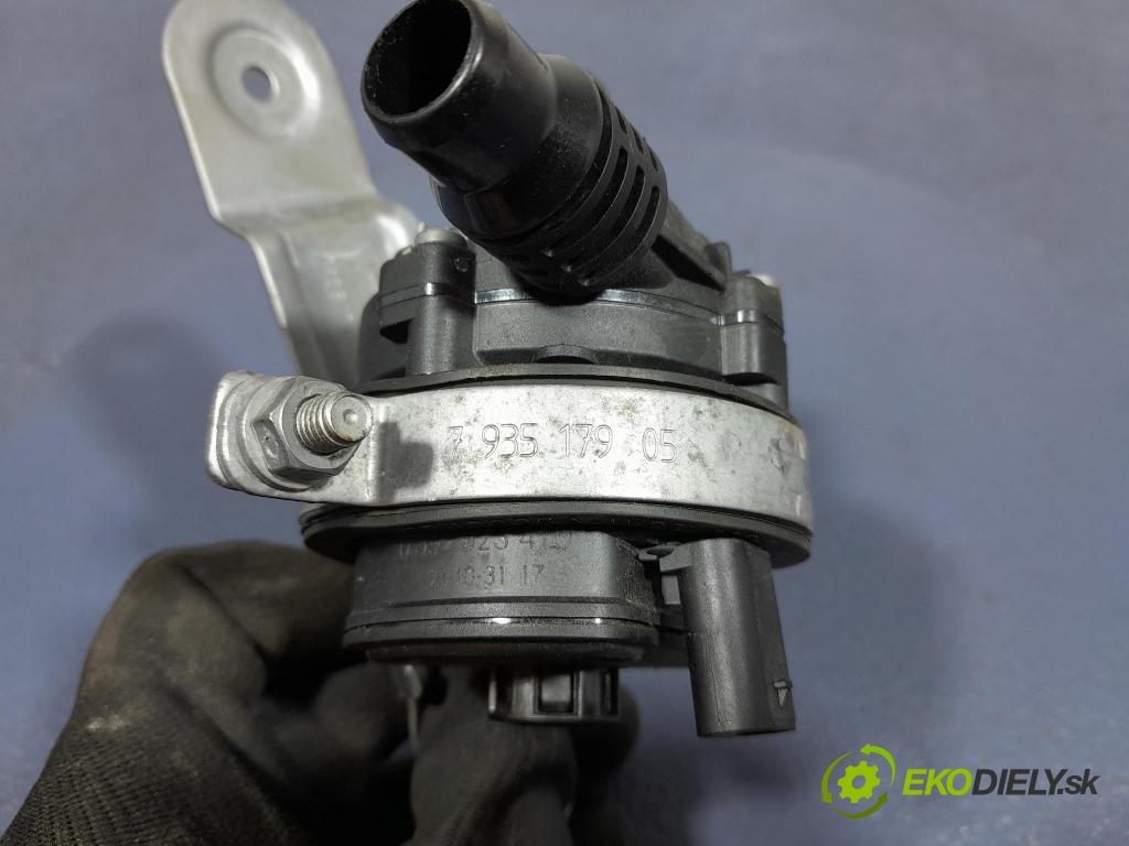 Bmw Seria 3 2024 čerpadlo Voda 8651287