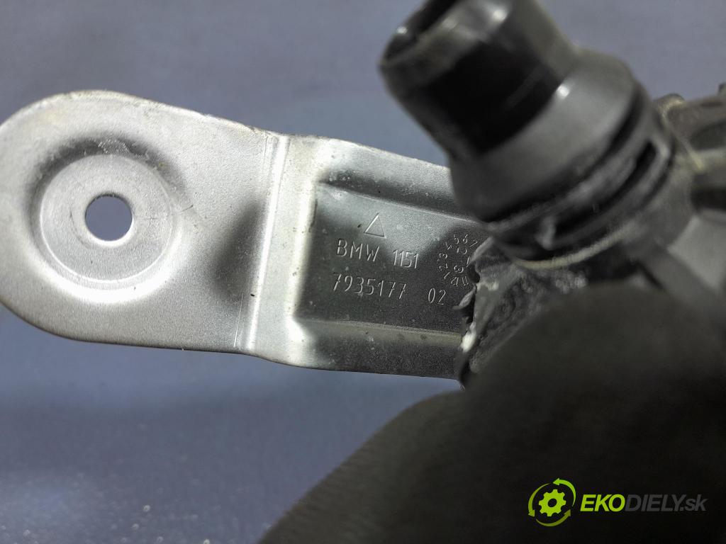Bmw Seria 3 2024 čerpadlo Voda 8651287