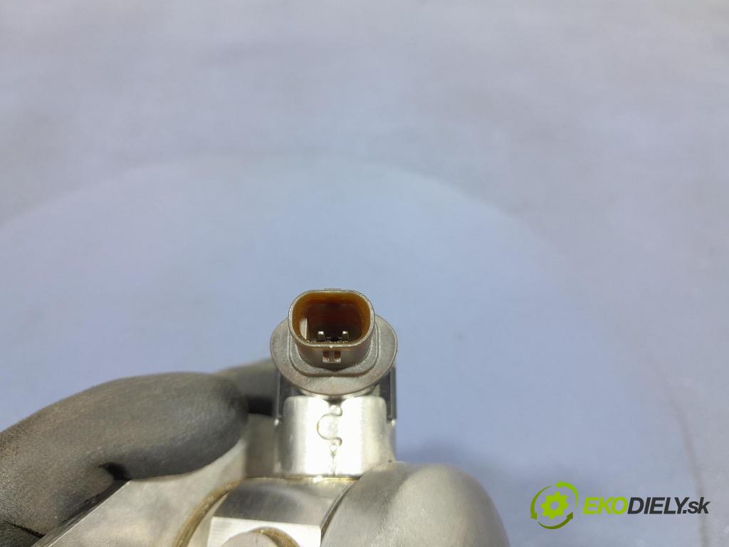 Bmw Seria 3 2024 čerpadlo Injekce: 8631642