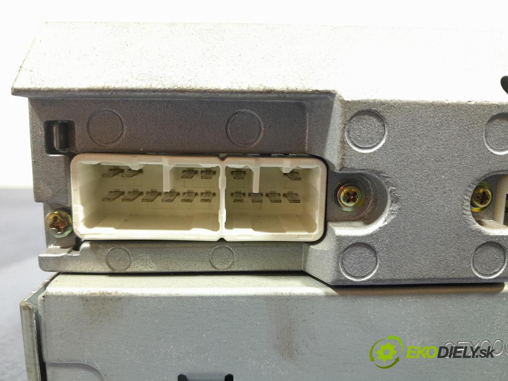 Toyota Corolla 2005 Radio I Navigace: 86120-02380