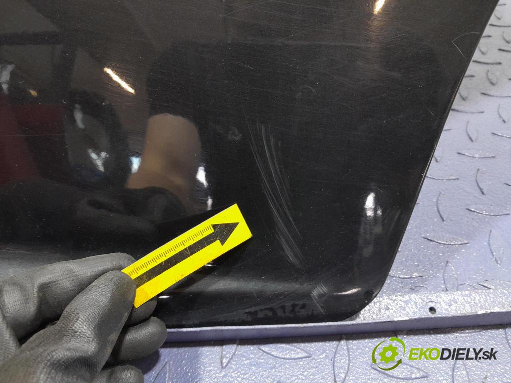 Peugeot 207 2011 dvere zad Vľavo: