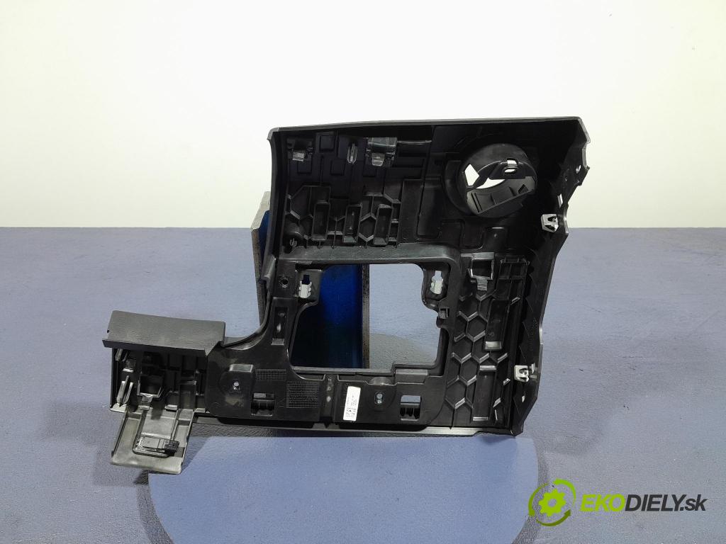 Vw T-Roc 2023 kryt Plast: Interiéry: 2GA858365