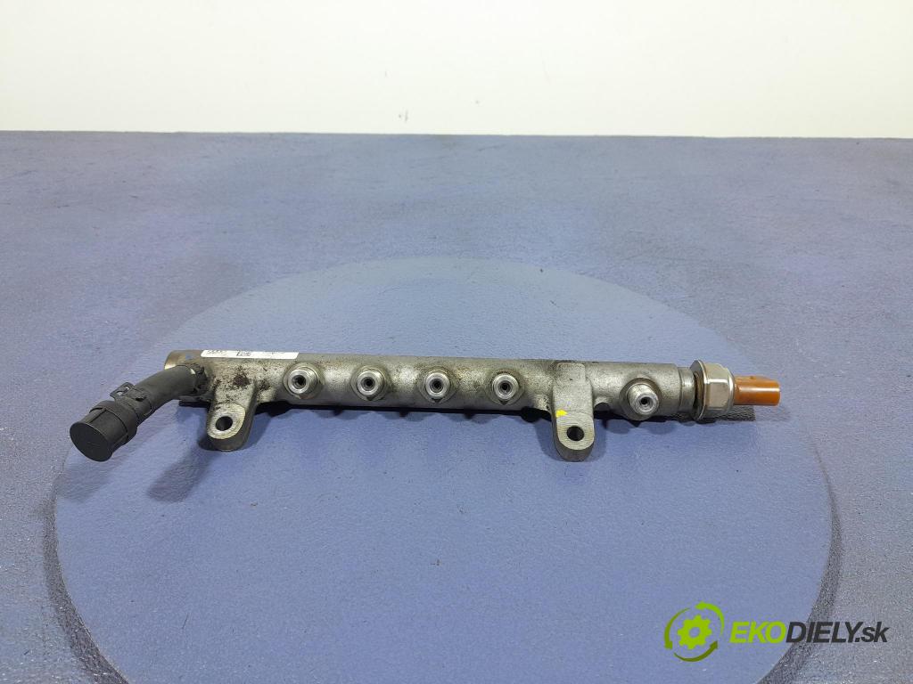 Audi A4 0 lišta Dodávka: 03L130089A