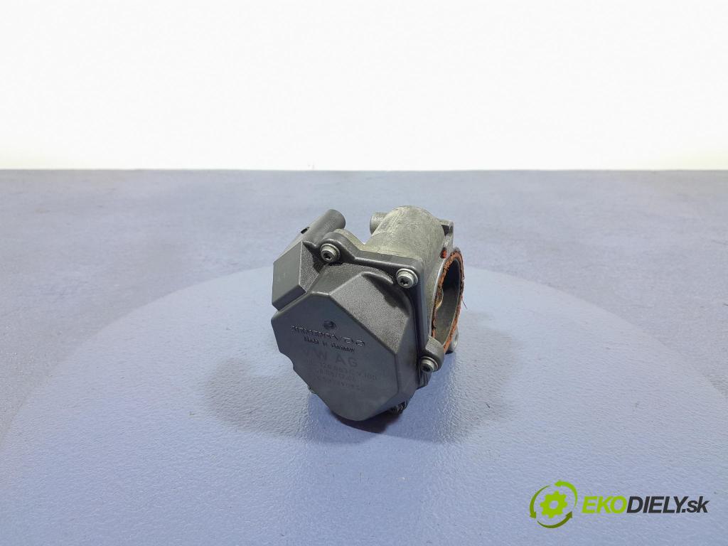 Audi A4 0 klapka 03L128063C