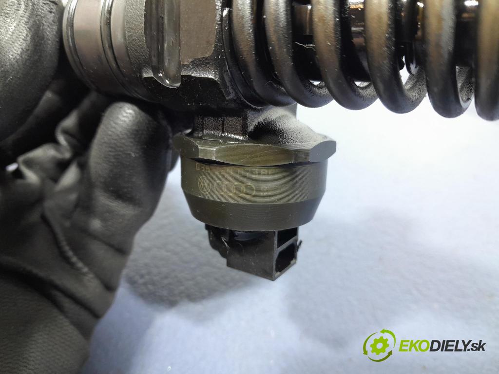 Skoda Fabia 0 vstřikovač 098130073BP