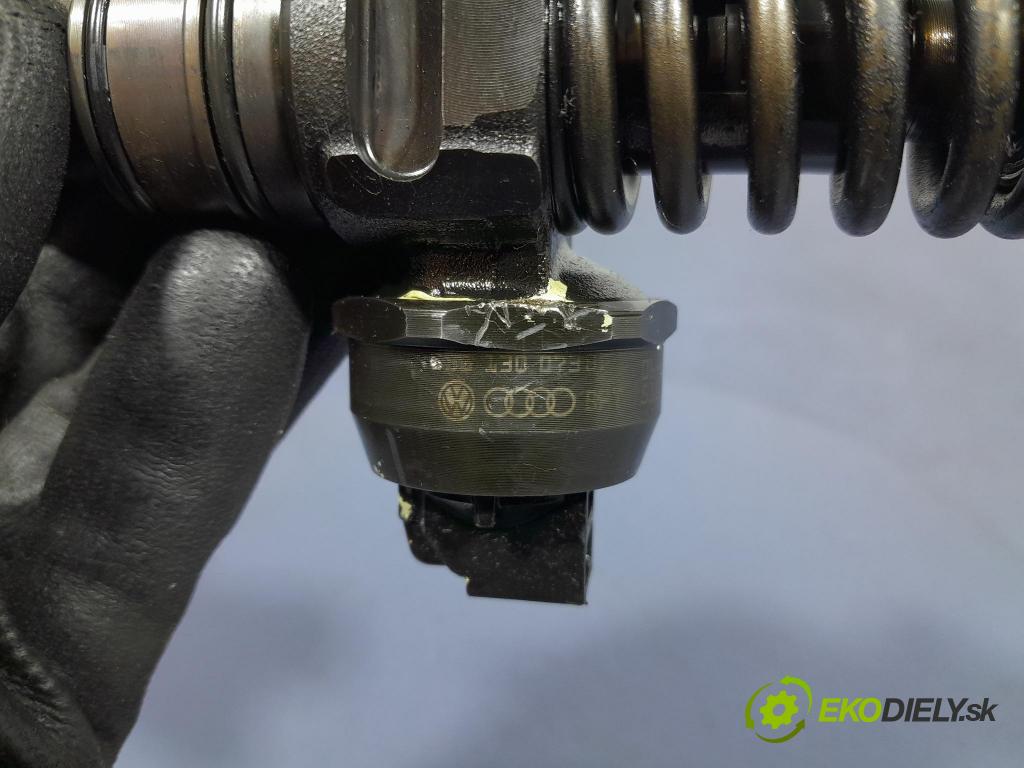 Skoda Fabia 0 vstřikovač 038130073BP
