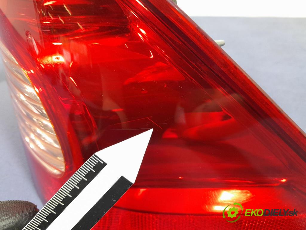 Honda Civic 2004 svetlo / reflektor zad Prava: Vonkajsia: