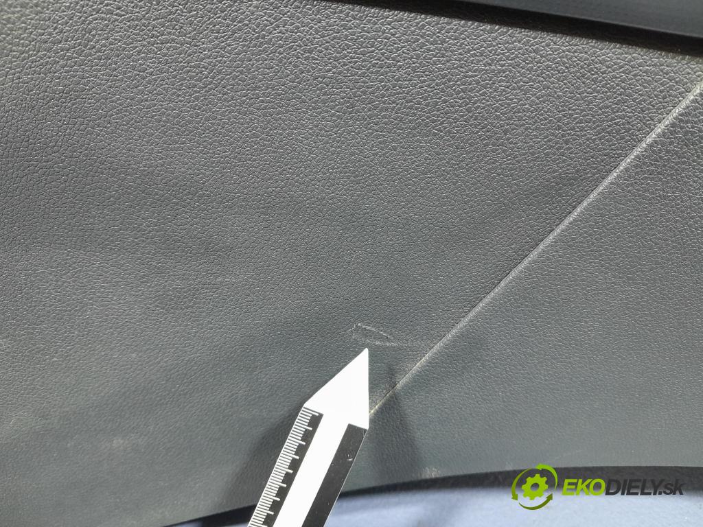 Peugeot 508 2011 loketní opěrka