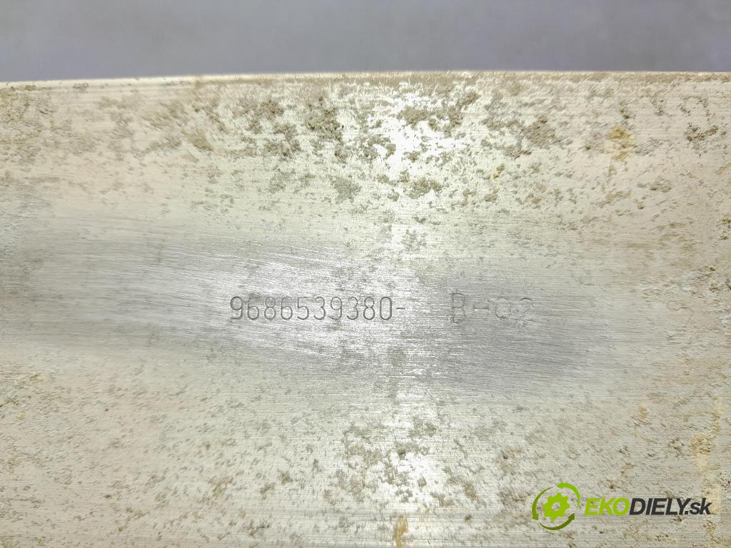 Peugeot 508 2011 výstuha narazník zad 9686539380