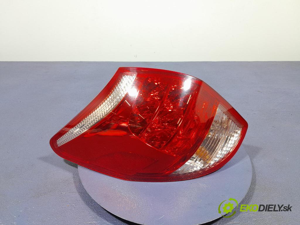 Toyota Rav4 2007 svetlo / reflektor zad ľavá Vonkajsia: