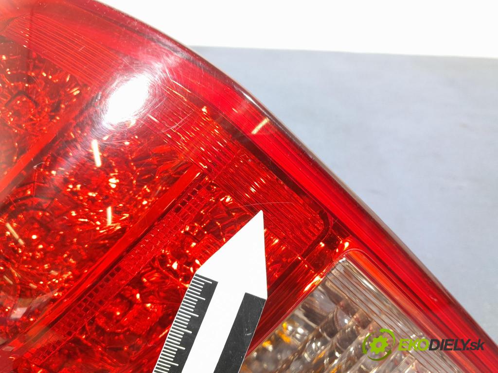 Toyota Rav4 2007 svetlo / reflektor zad ľavá Vonkajsia:
