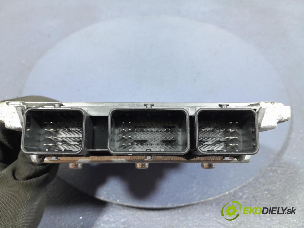 Volvo V50 2008 riadiaca jednotka Motor: 30788961