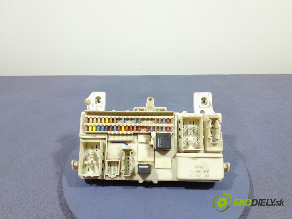 Volvo V50 2008 skrinka Poistky: 31268178