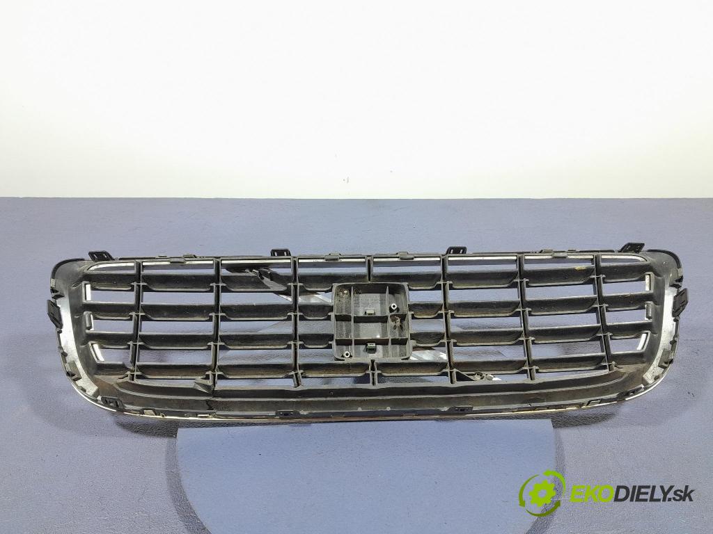 Volvo V50 2008 miežka / Gril: 30744915