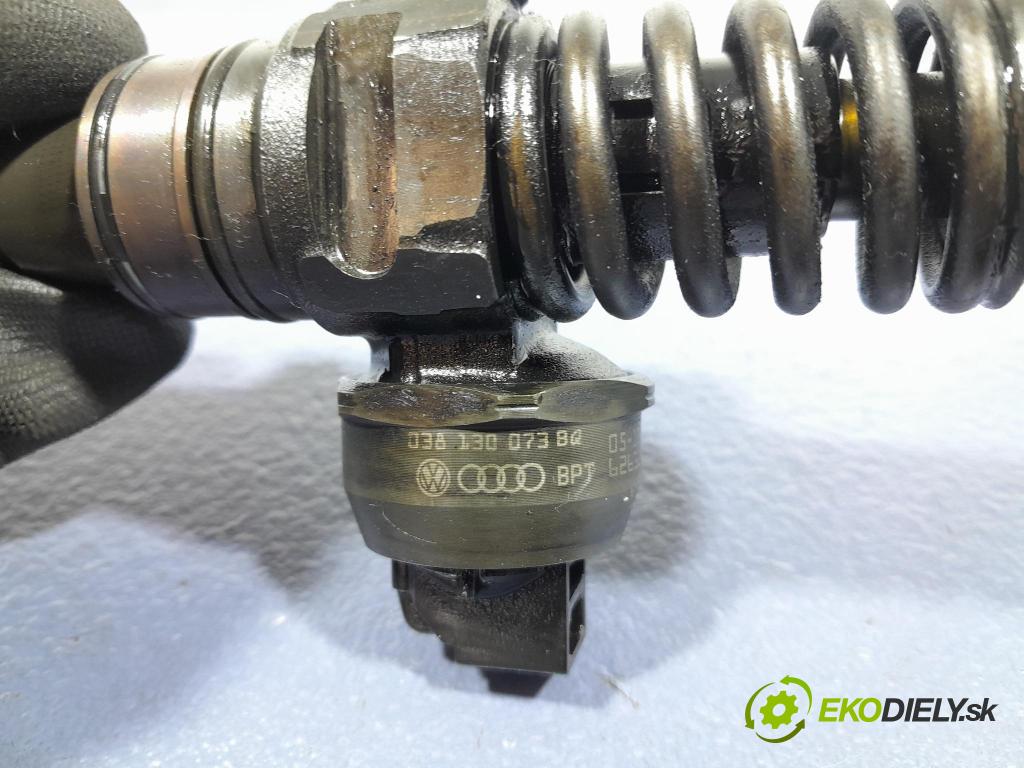 Vw Passat 2006 vstrek 038130073BQ