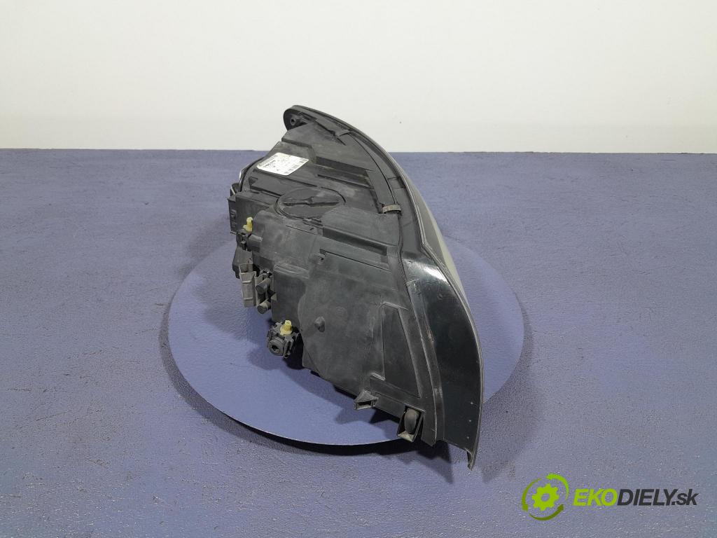 Volvo V50 2008 Reflektor: Vľavo: 31265694