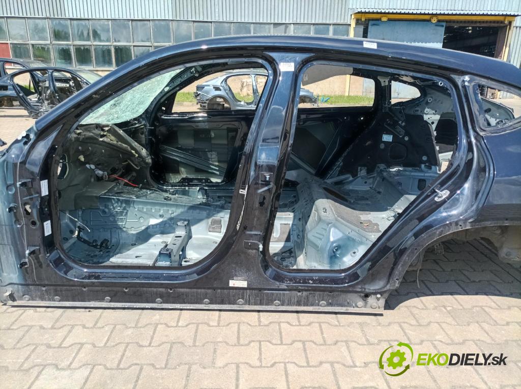 Bmw X4 0 Práh: Vľavo: