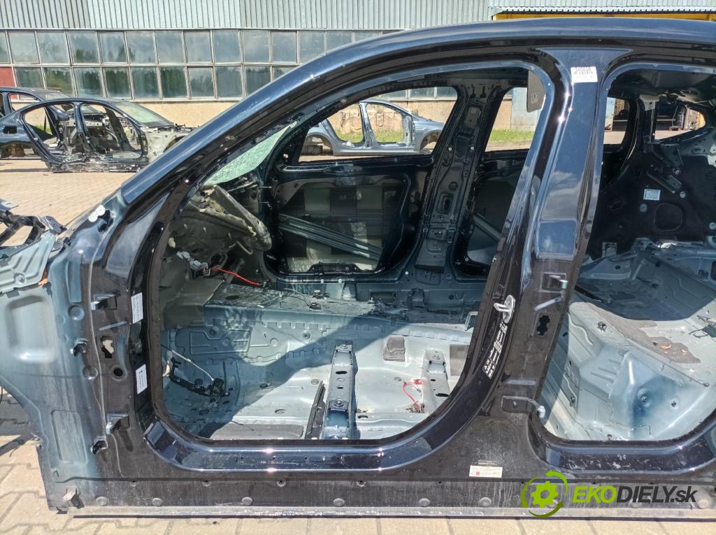 Bmw X4 0 Práh: Vľavo: