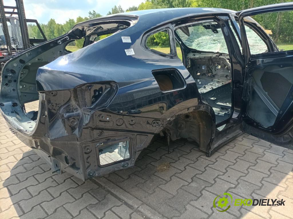 Bmw X4 0 blatník zad v pravo: