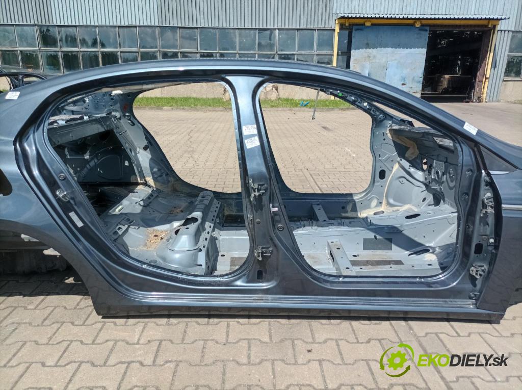 Renault Megane 0 Práh: v pravo: