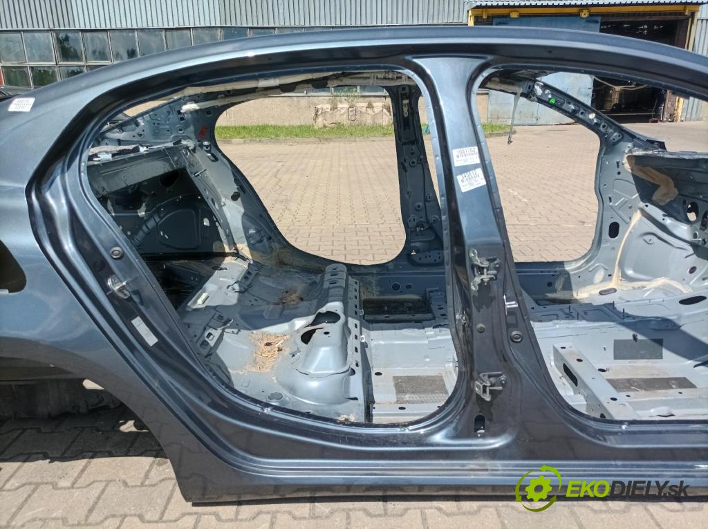 Renault Megane 0 Práh: v pravo:
